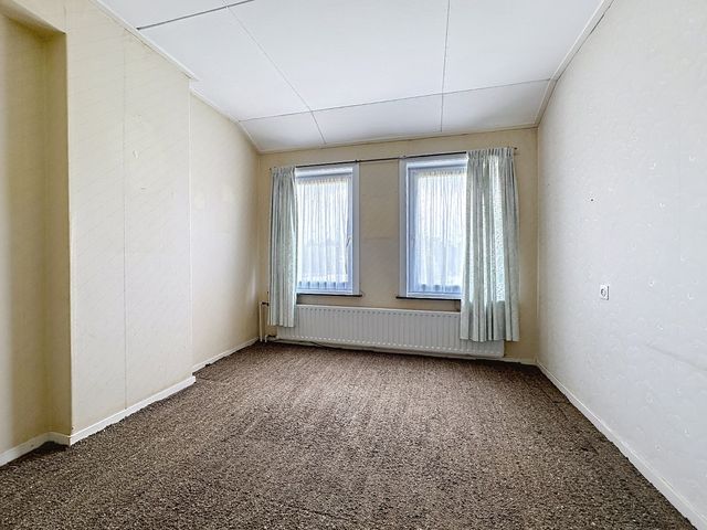 Pasdam 14, Sluis