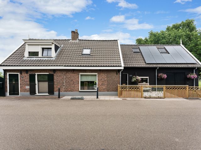 Matena 24, Papendrecht