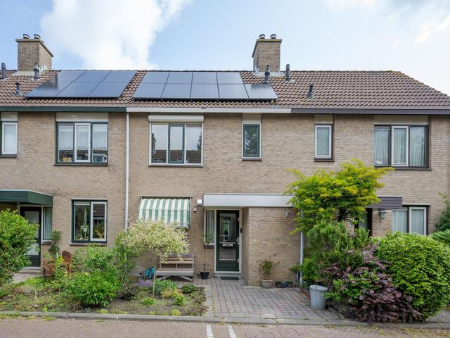 Suze Groenewegerf 4, Voorschoten