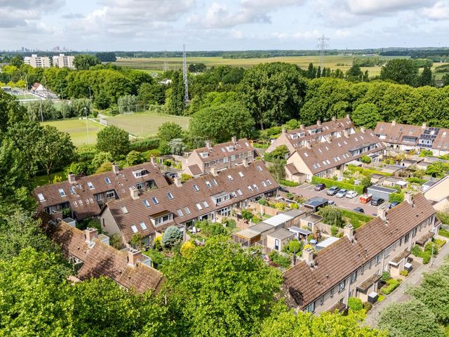Suze Groenewegerf 4, Voorschoten