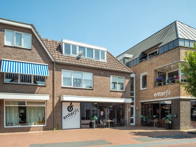 Dorpsstraat 115C, Enter