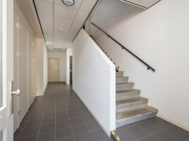 Dorpsstraat 115C, Enter