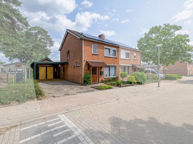 Beatrixlaan 5, Belfeld