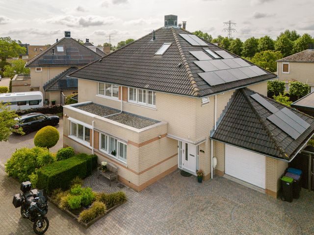 Zuster Reichertstraat 15, Spijkenisse