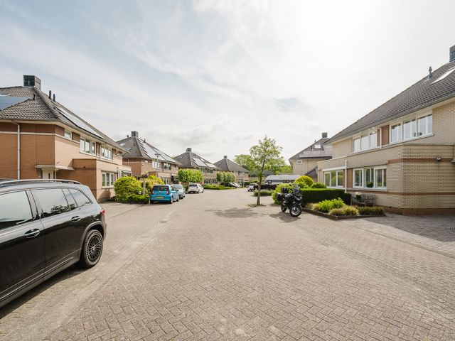 Zuster Reichertstraat 15, Spijkenisse