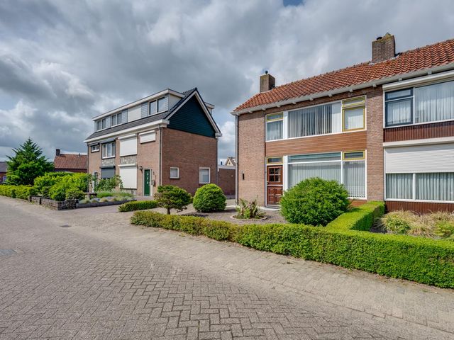 Turnstraat 16, Hoeven
