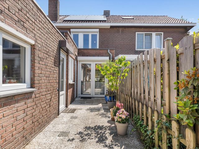 Narcissensingel 68, Geleen