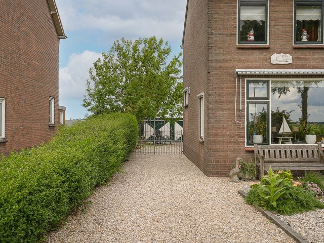 Kerkweg 23, Leerbroek