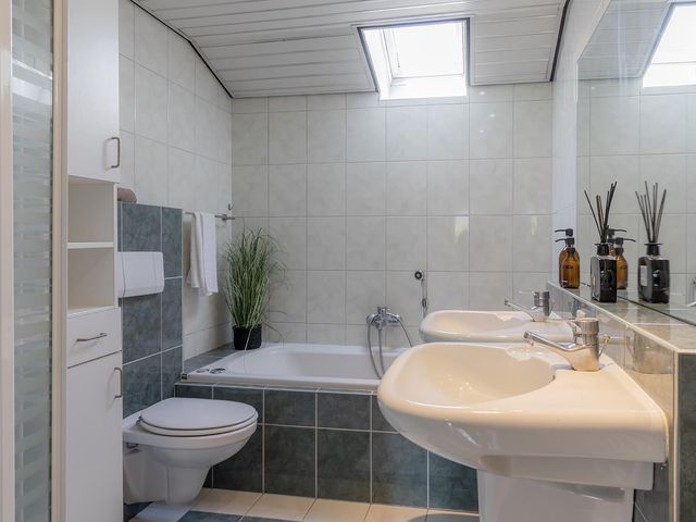 Zevensprong 28, Best