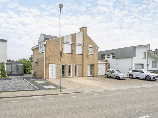 Prinsbisdomstraat 48B, Born