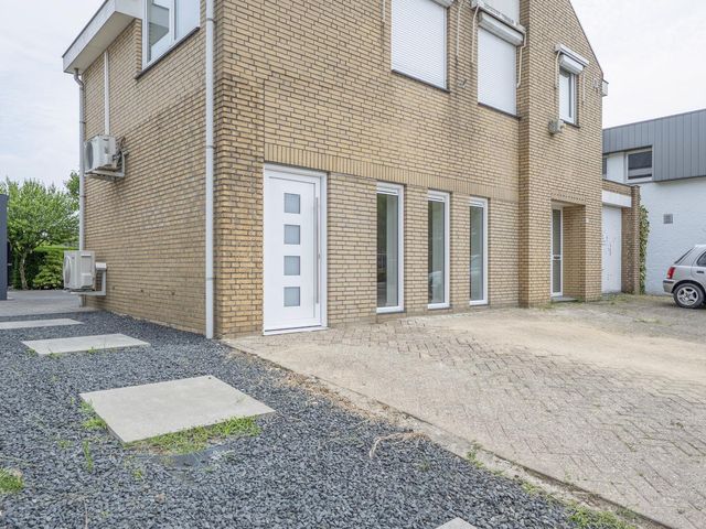 Prinsbisdomstraat 48B, Born