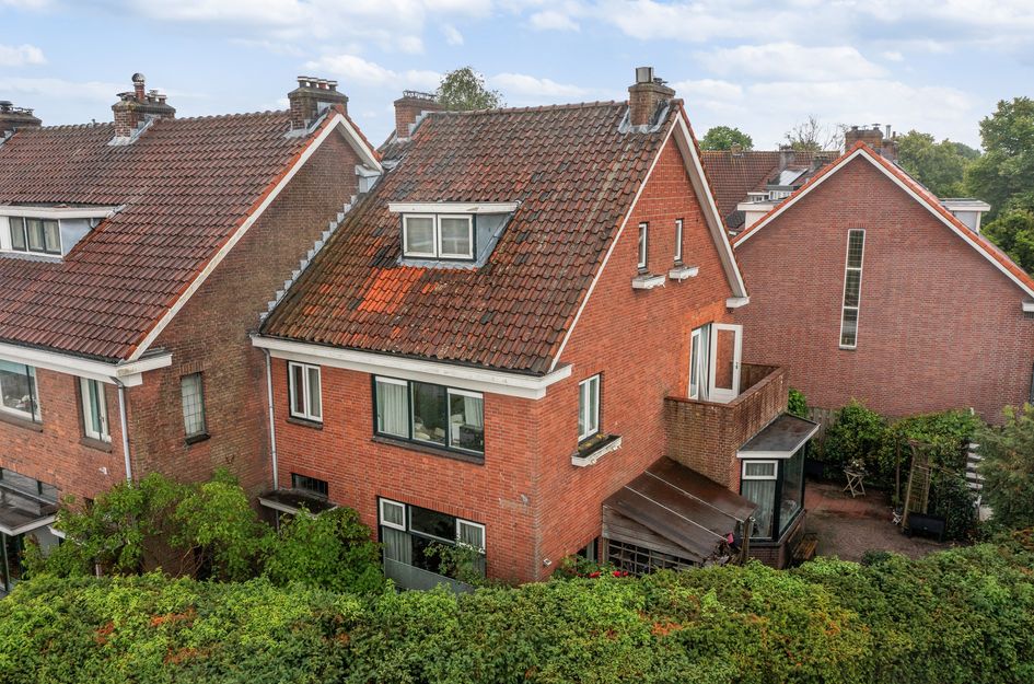 Spoorsingel 100