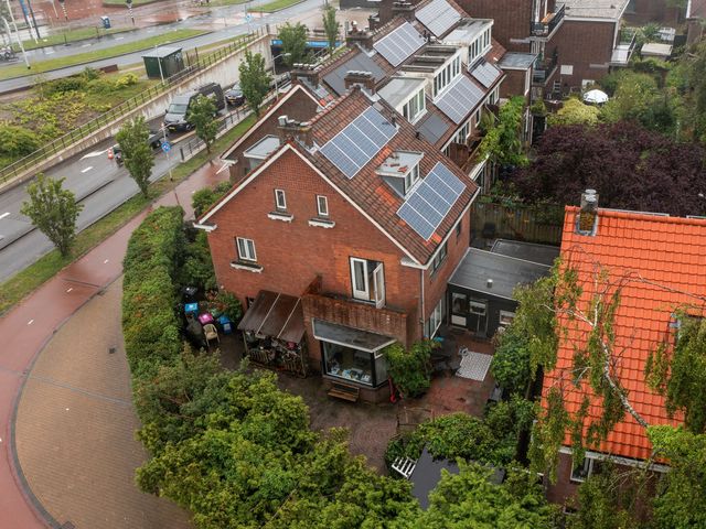 Spoorsingel 100, Delft