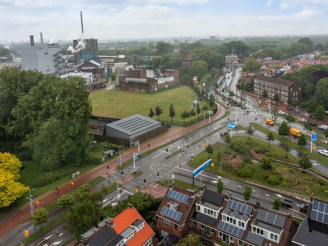 Spoorsingel 100, Delft