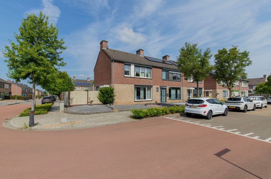 Ruys De Beerenbroucklaan 55