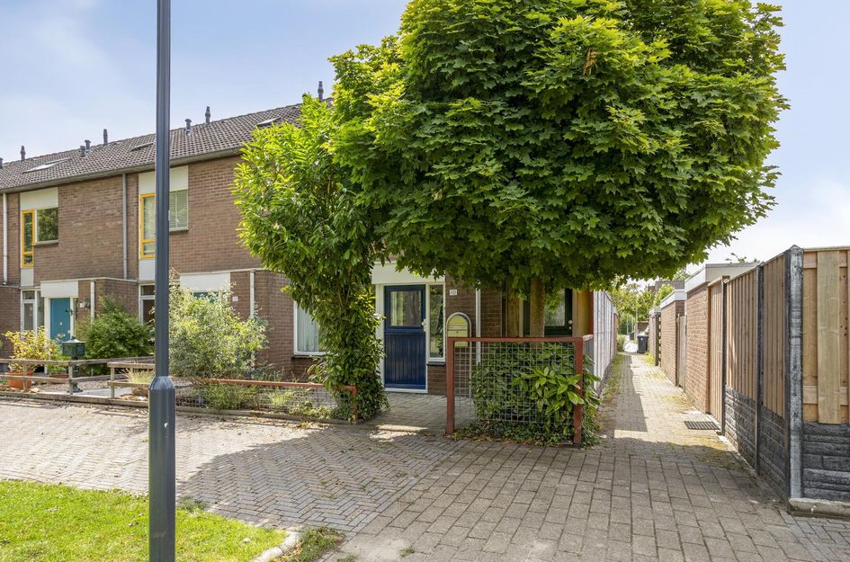 De Gasperistraat 10