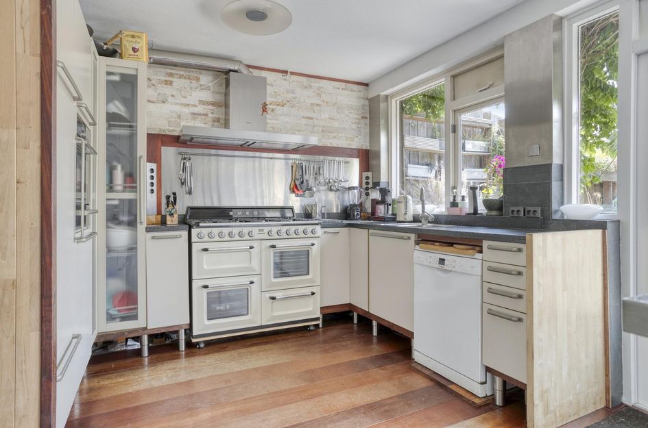 De Gasperistraat 10