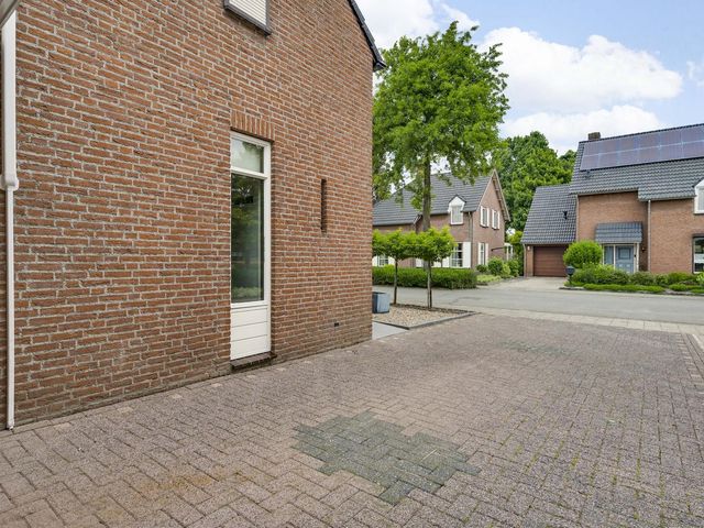Leeuwebekstraat 5, Ospel