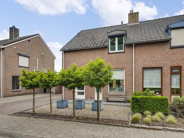 Leeuwebekstraat 5, Ospel