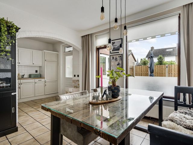 Leeuwebekstraat 5, Ospel