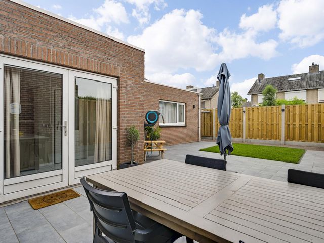 Leeuwebekstraat 5, Ospel