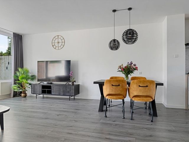 Bertram 213, Uithoorn