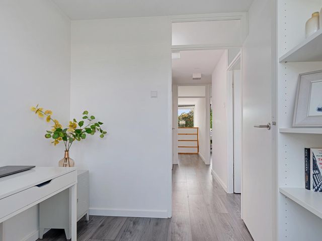 Bertram 213, Uithoorn