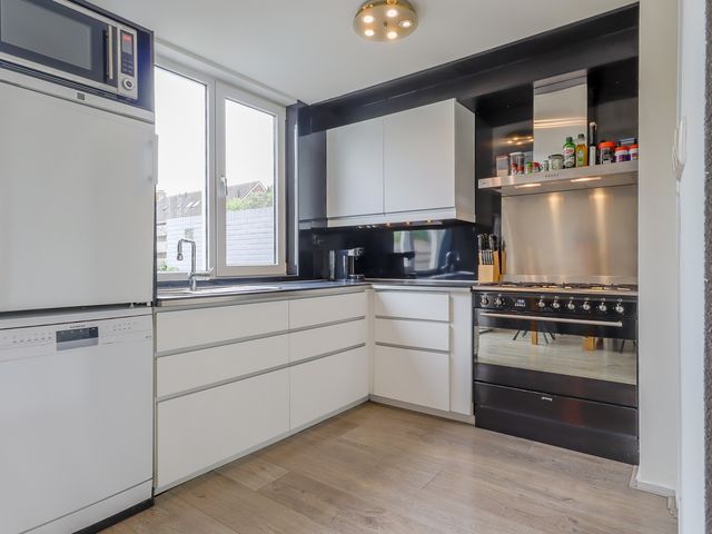 Burgemeester Elmersstraat 27, Sijbekarspel
