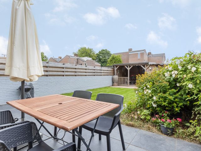 Burgemeester Elmersstraat 27, Sijbekarspel