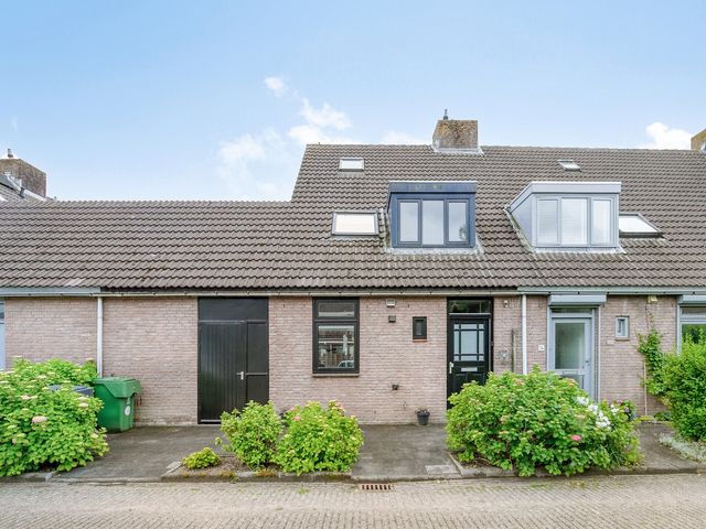 Bloesemhof 16, Strijen