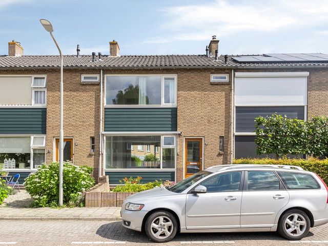 Zonnebloemstraat 6, Alblasserdam