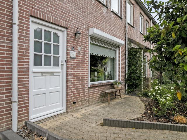 Jan Greshofflaan 11, Kloetinge