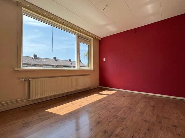 P. van Zoonenstraat 19, Winkel