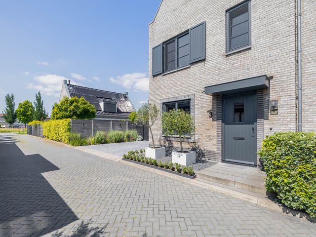 Zwaluwbij 3, Waddinxveen