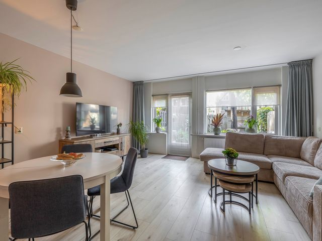 Weidezoom 10, Waddinxveen