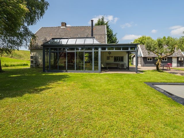 Waalbandijk 110, Heesselt