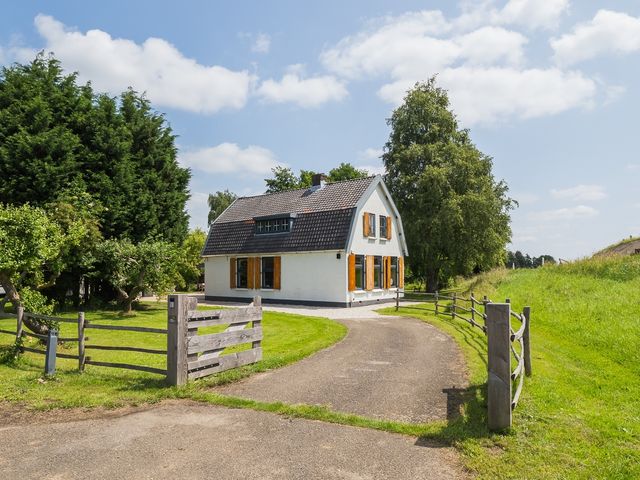 Waalbandijk 110, Heesselt