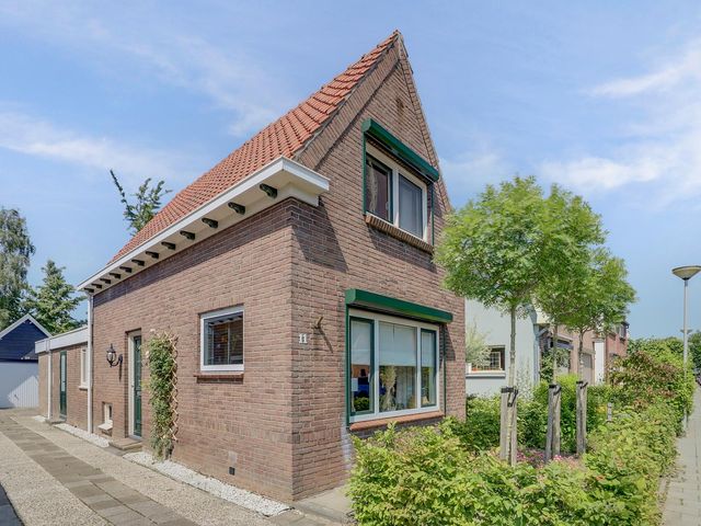Alexanderstraat 11, Kapelle