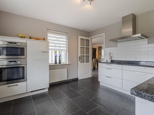 Tiendweg 30, Hardinxveld-Giessendam