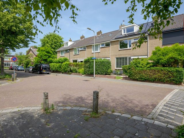 Brucknerlaan 10, Voorschoten