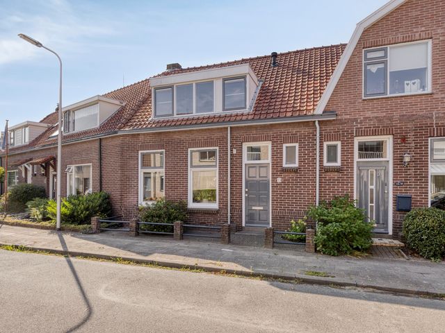 Donkereweg 13, Middelharnis