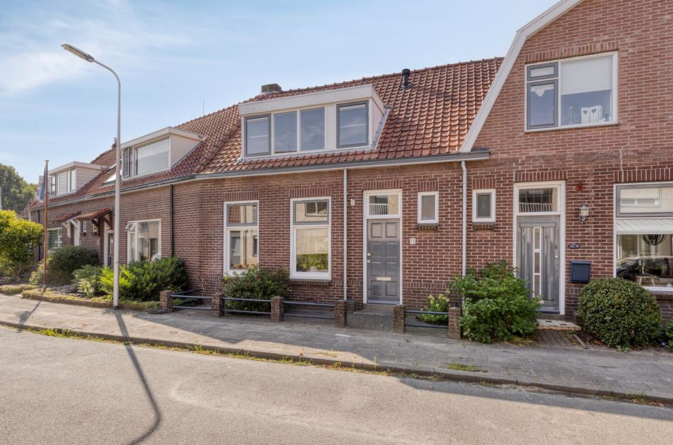 Donkereweg 13