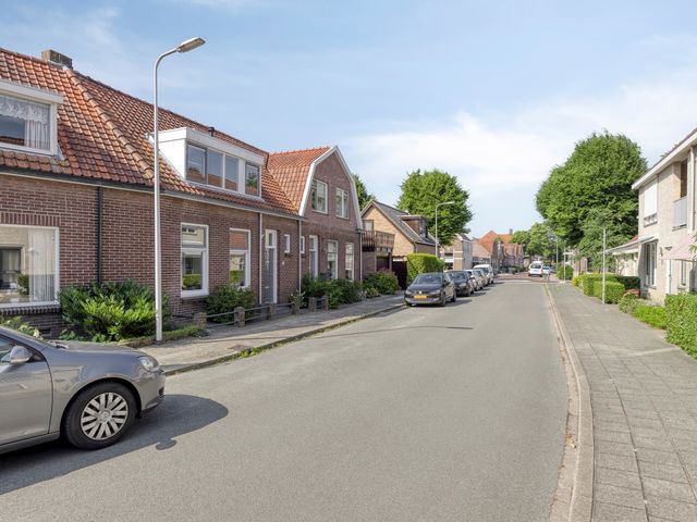 Donkereweg 13, Middelharnis