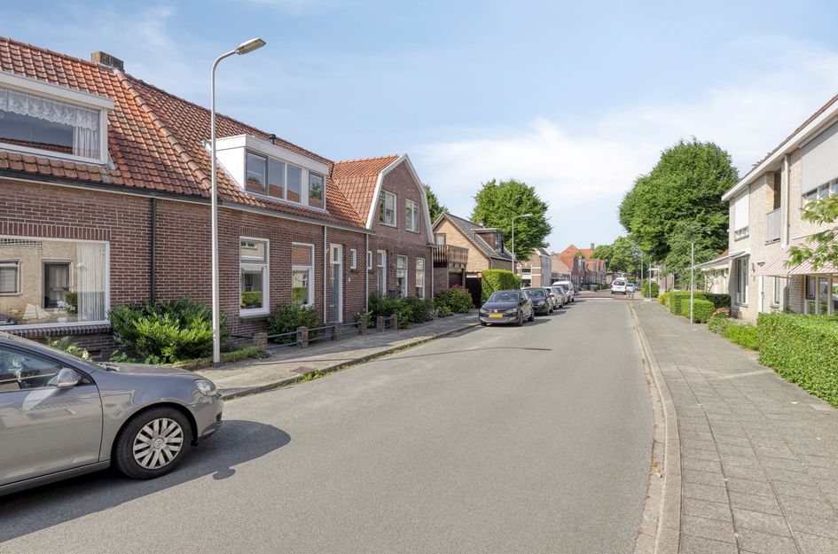 Donkereweg 13