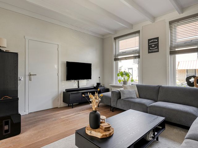 Donkereweg 13, Middelharnis