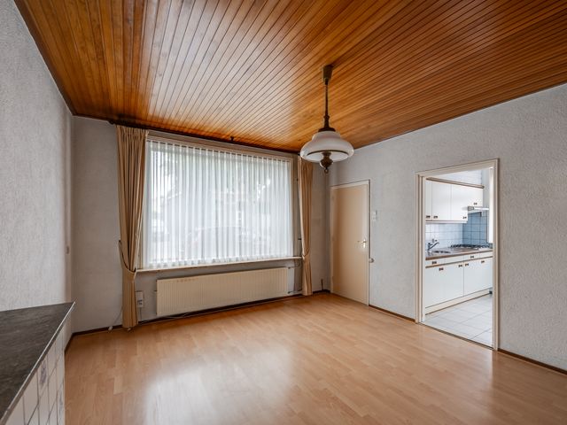Pastoor Gillisstraat 98, Rijen