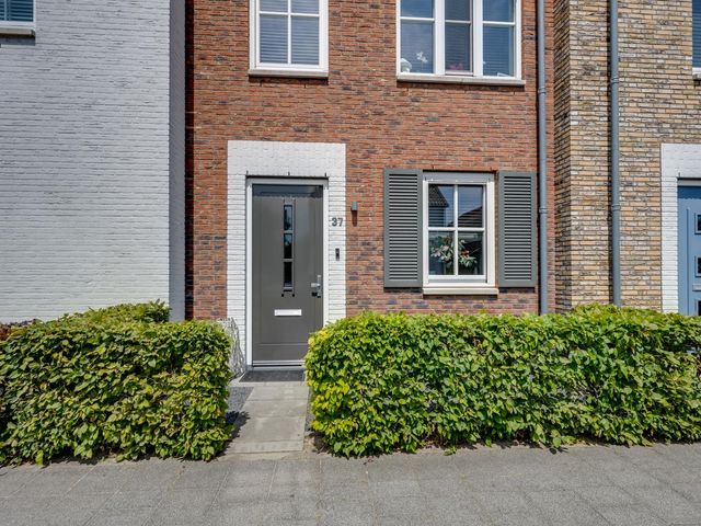 Raadhuisstraat 37, Rucphen