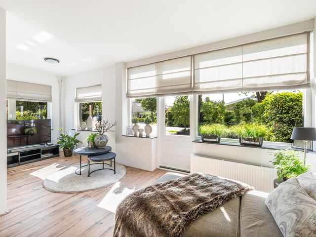 Lijsterbeslaan 10, Oostvoorne