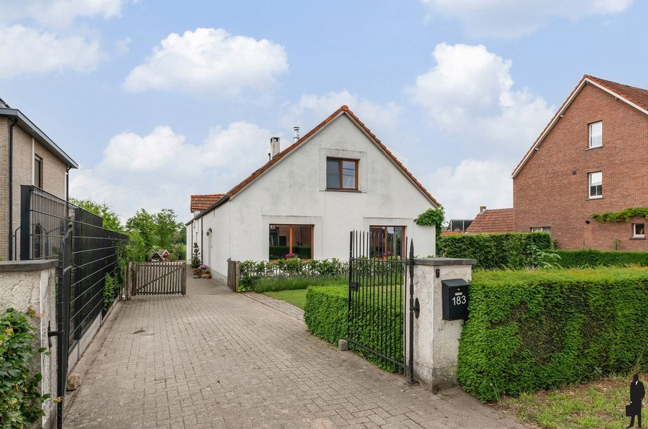 Steenweg op Ravels 183  