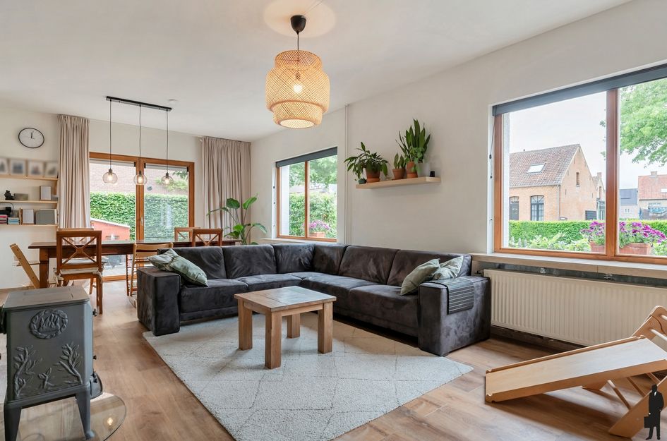 Steenweg op Ravels 183  